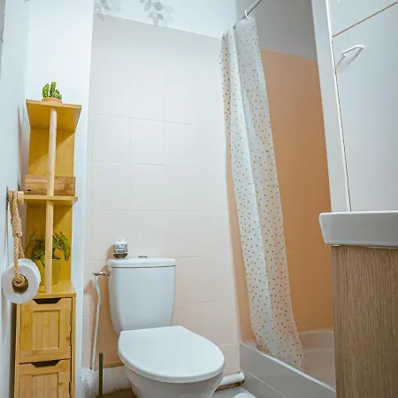 Le Nid De L'ecusson Apartamento *